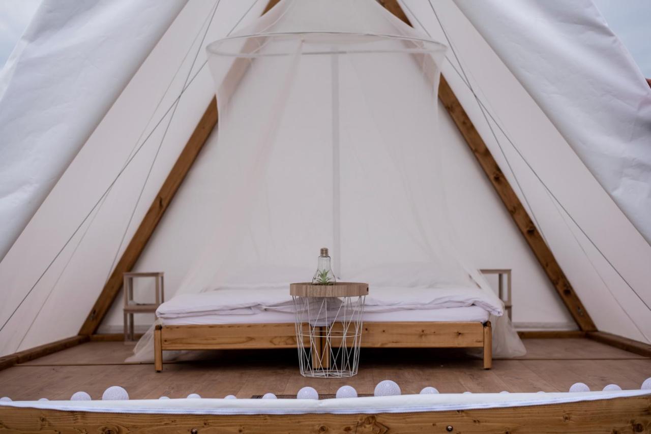 Lupa Tent Budakalász Esterno foto